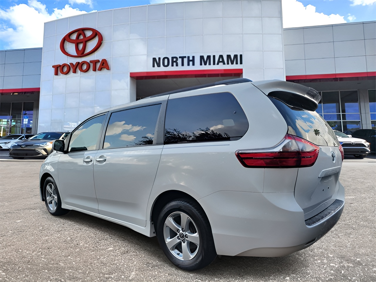 Vehicle image 21 of 21