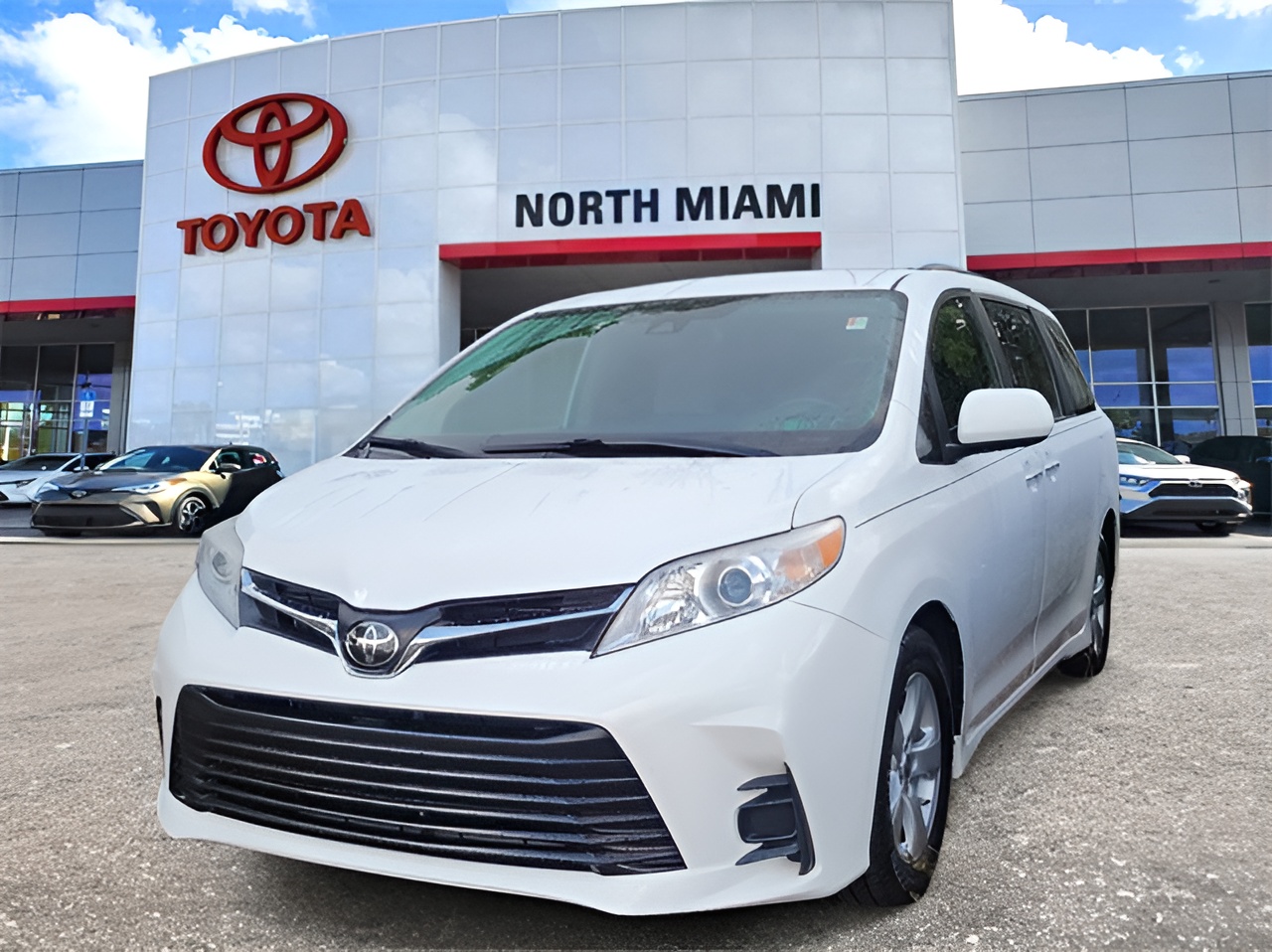 Vehicle image 18 of 21