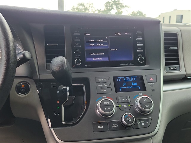 Vehicle image 15 of 21