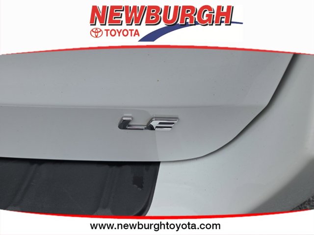 Vehicle image 13 of 27
