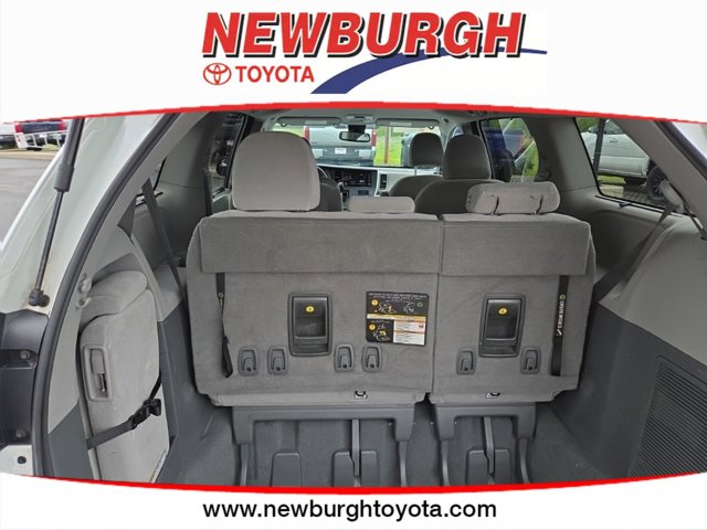 Vehicle image 14 of 27