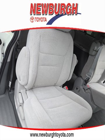 Vehicle image 18 of 27