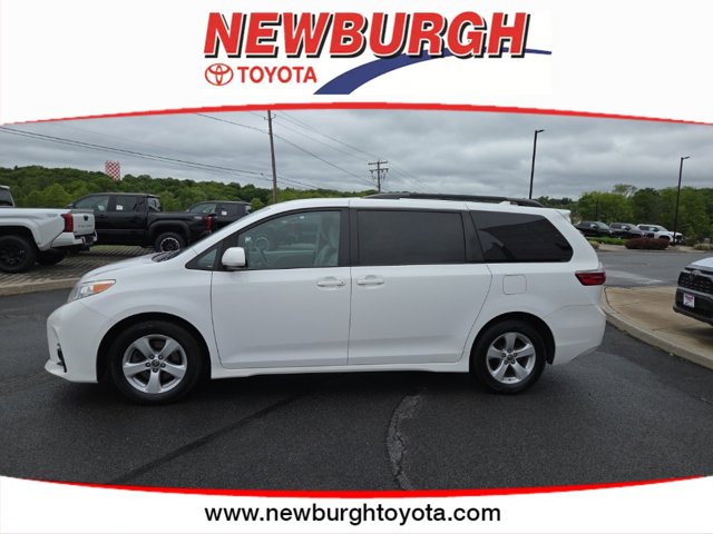Vehicle image 8 of 27
