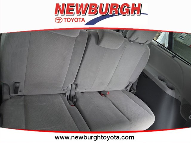 Vehicle image 19 of 27