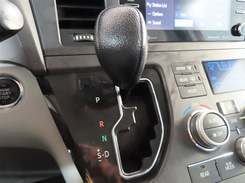 Vehicle image 26 of 35