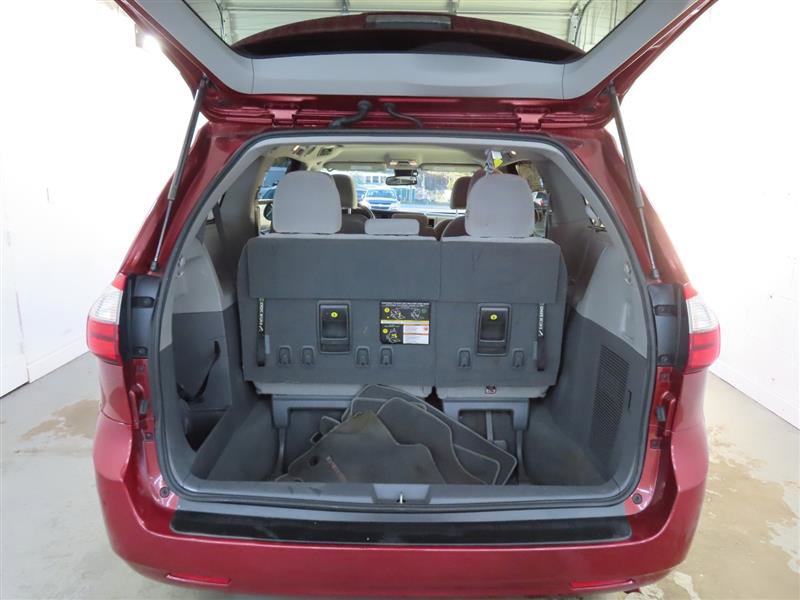 Vehicle image 13 of 35