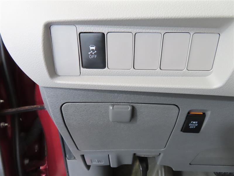 Vehicle image 17 of 35