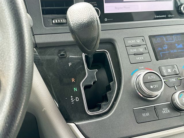 Vehicle image 20 of 35