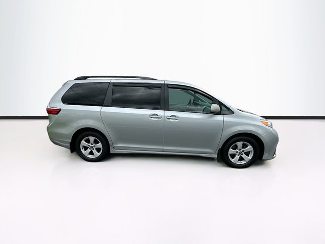 Vehicle image 5 of 35
