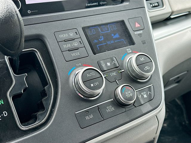 Vehicle image 19 of 35