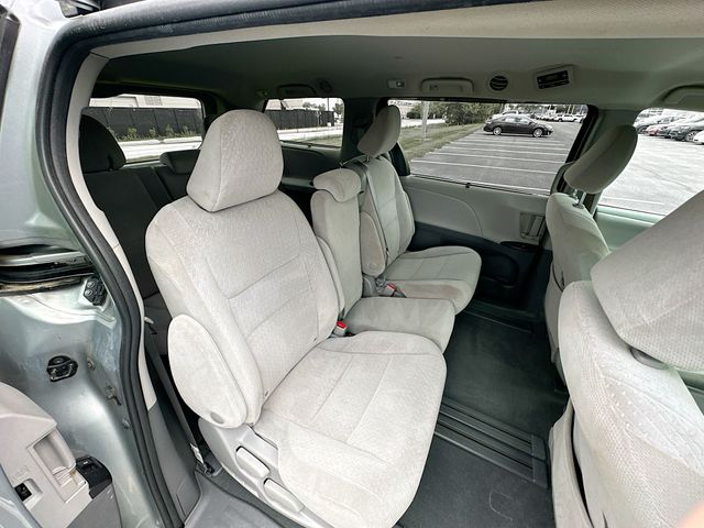 Vehicle image 31 of 35