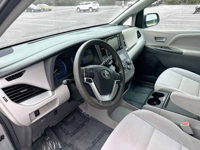 Vehicle image 12 of 35