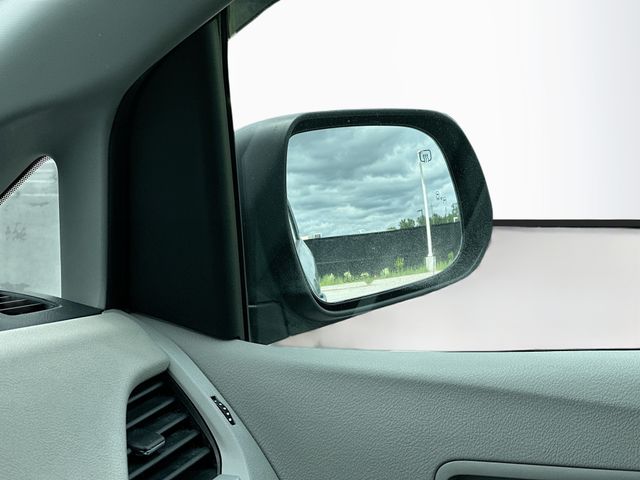 Vehicle image 22 of 35