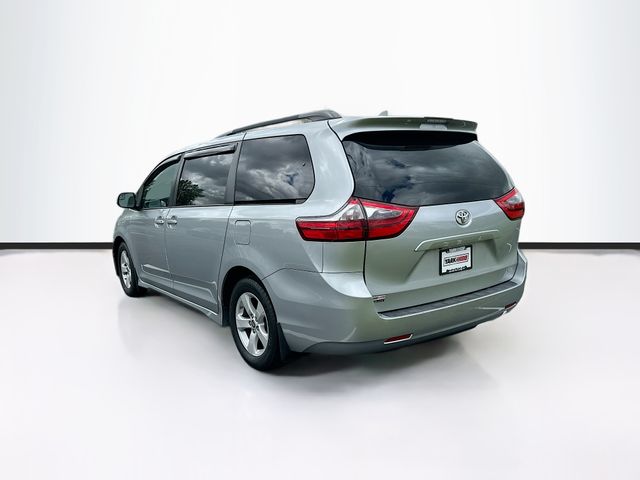 Vehicle image 7 of 35