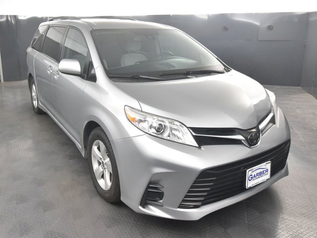 Vehicle image 4 of 16