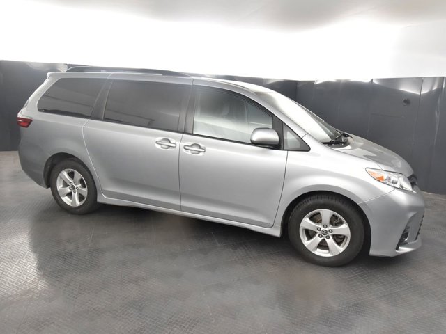 Vehicle image 3 of 16