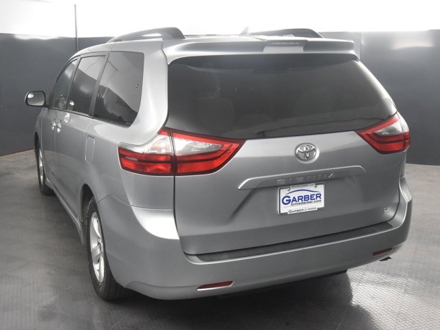 Vehicle image 10 of 16