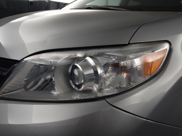 Vehicle image 11 of 16