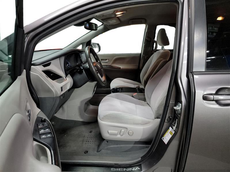 Vehicle image 9 of 23