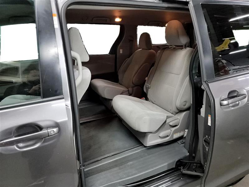 Vehicle image 10 of 23