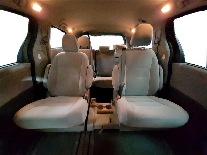 Vehicle image 15 of 23