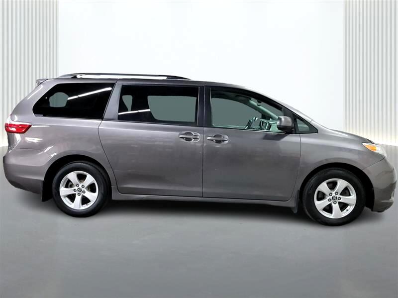 Vehicle image 4 of 23