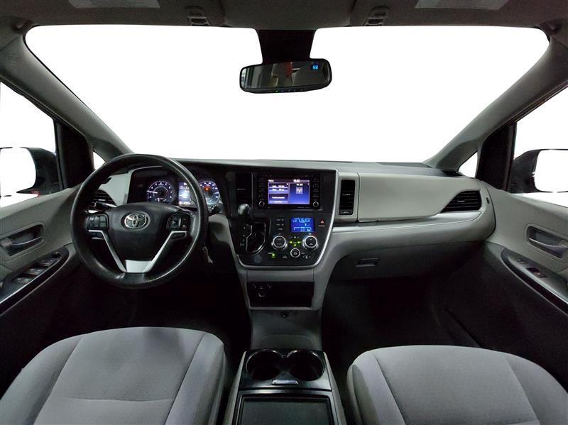 Vehicle image 22 of 23