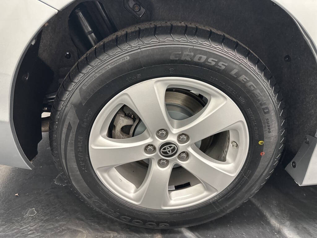 Vehicle image 27 of 28