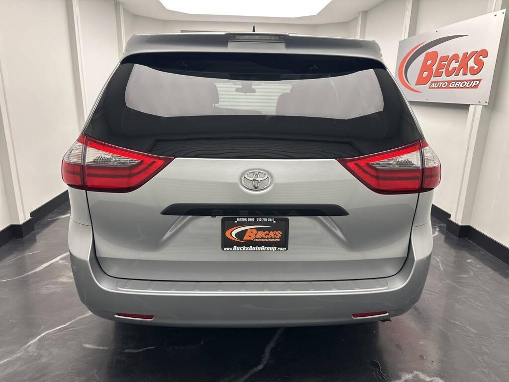 Vehicle image 5 of 28