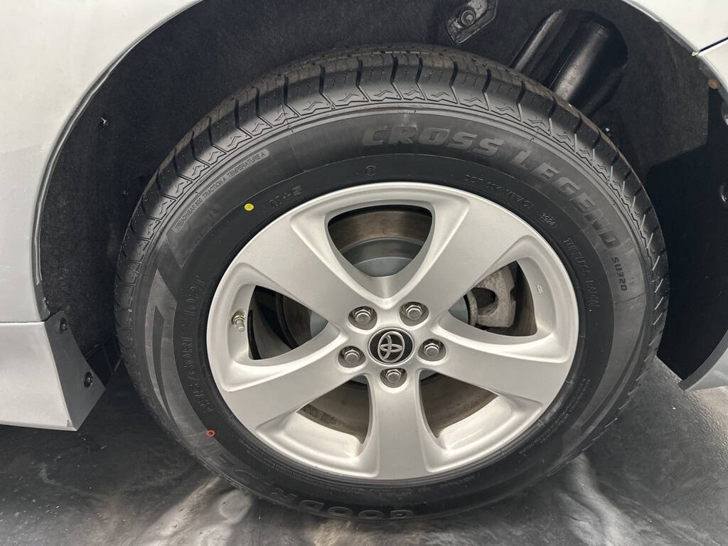Vehicle image 26 of 28