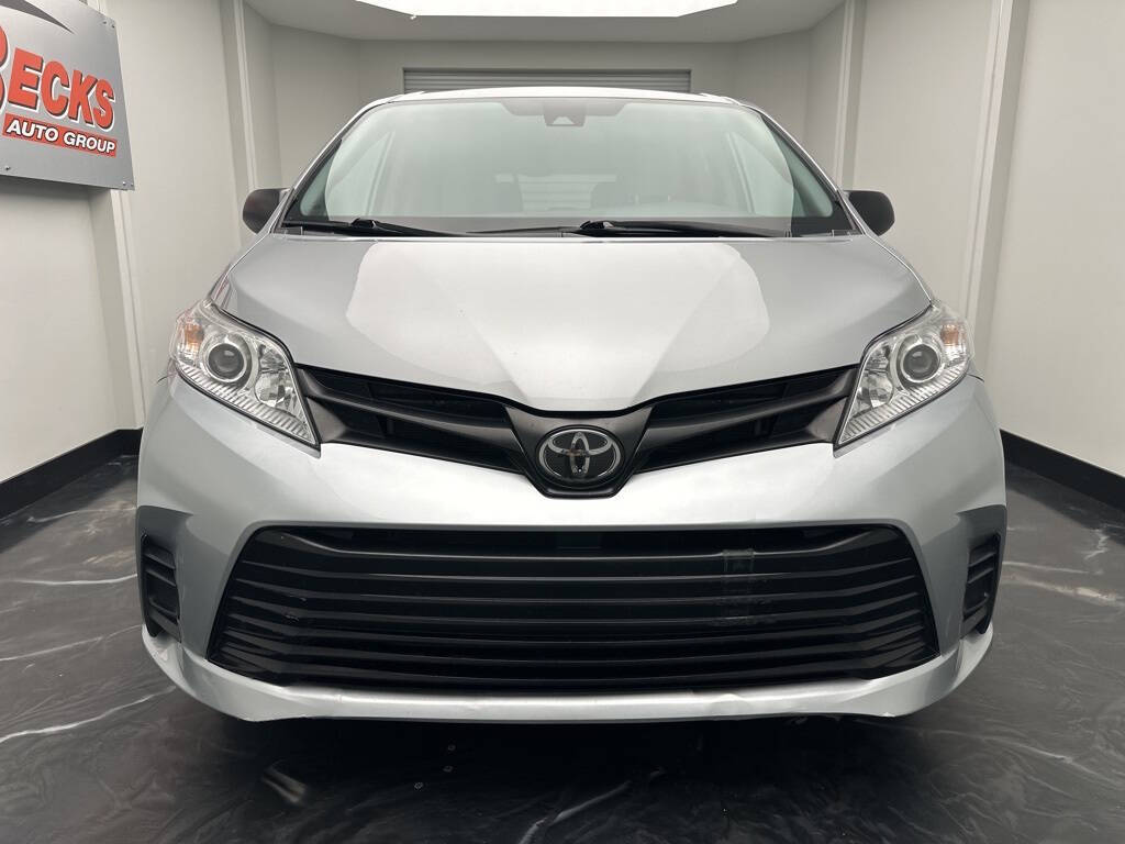 Vehicle image 2 of 28