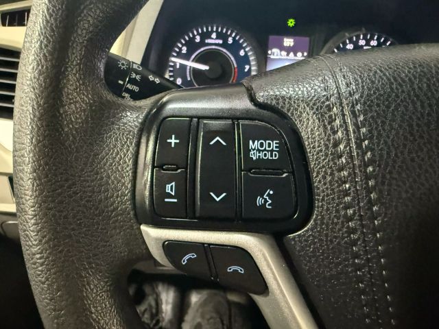 Vehicle image 13 of 31