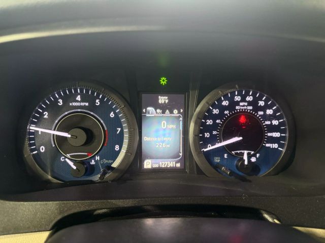 Vehicle image 10 of 31