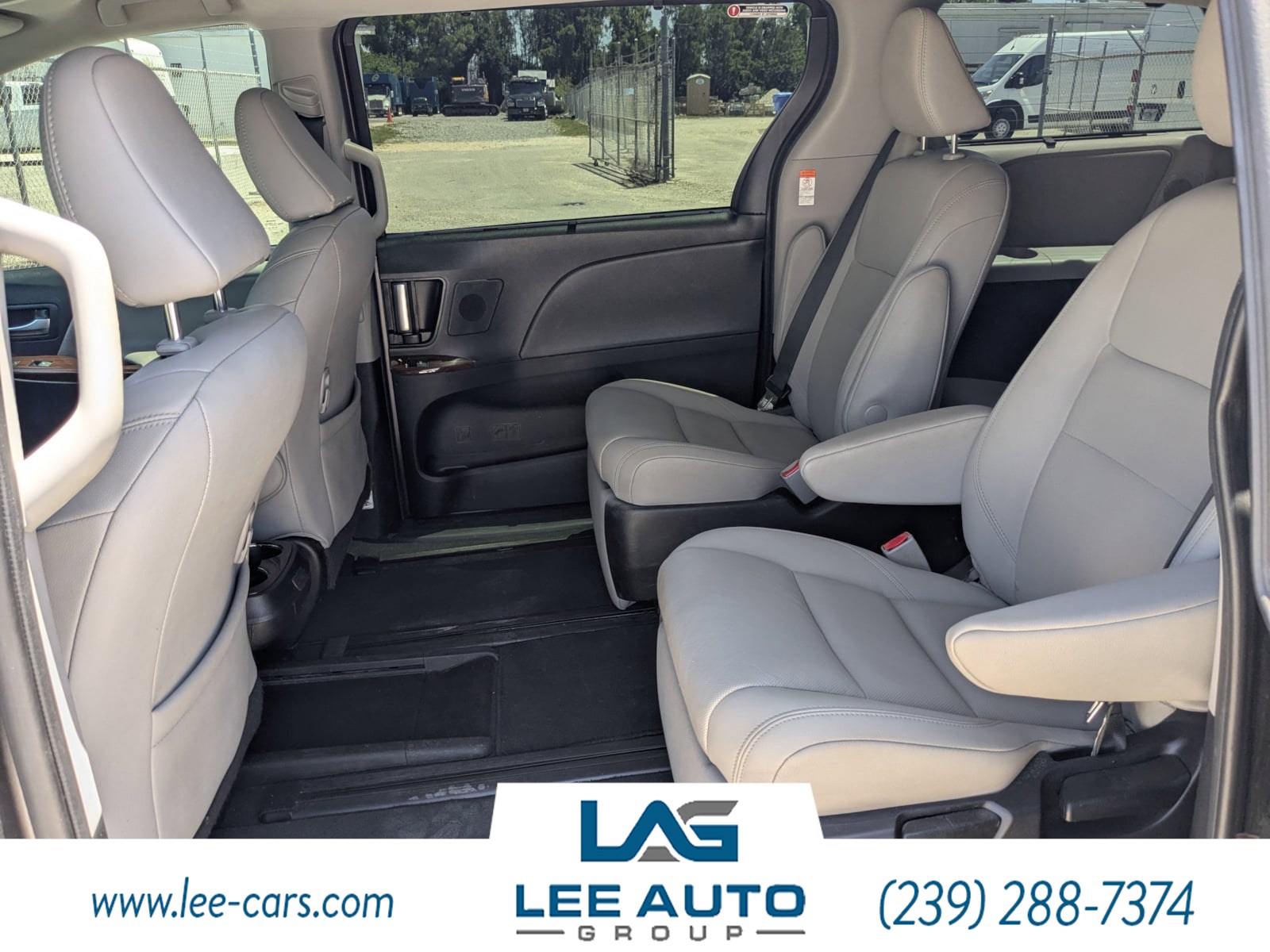 Vehicle image 13 of 29