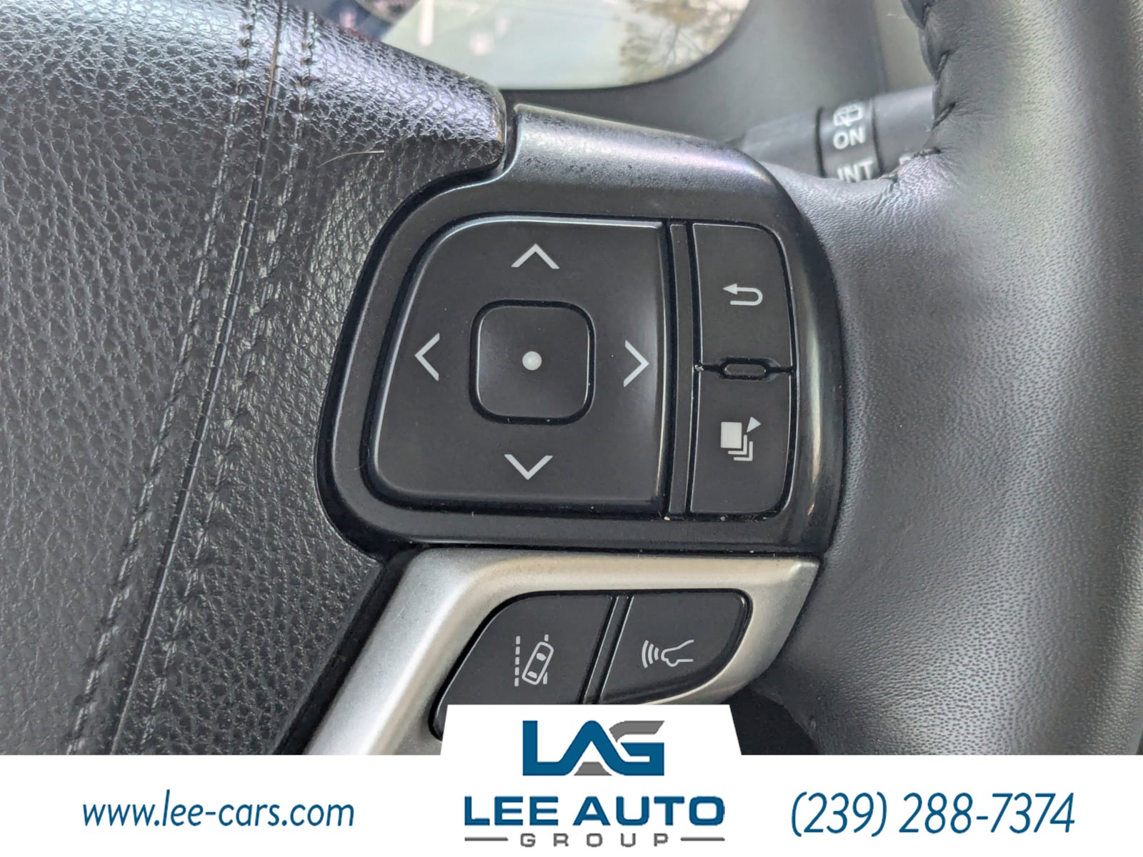 Vehicle image 23 of 29