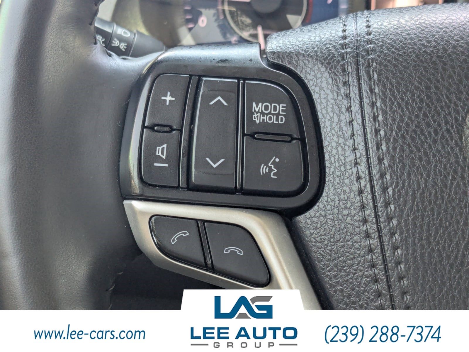 Vehicle image 22 of 29