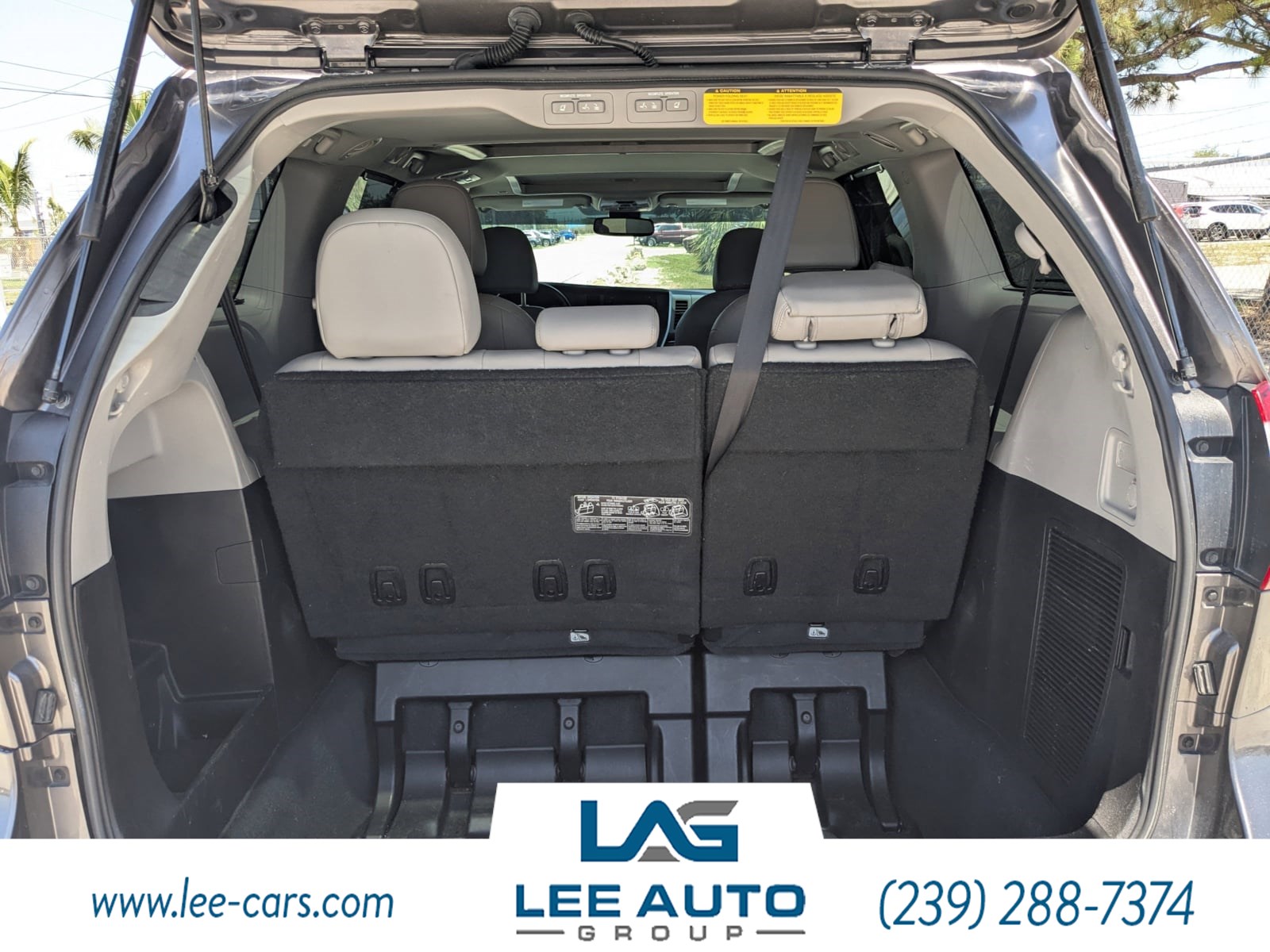 Vehicle image 14 of 29