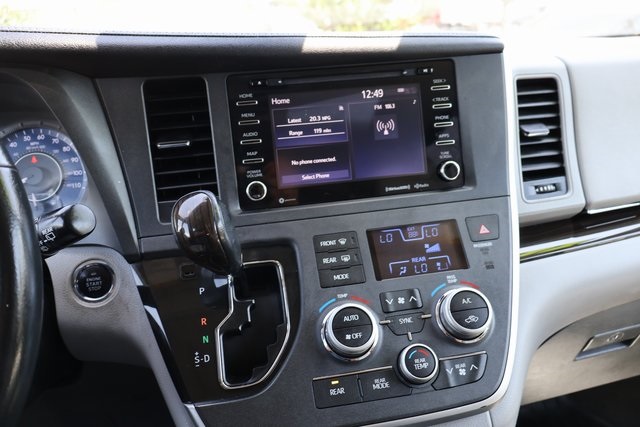 Vehicle image 49 of 62