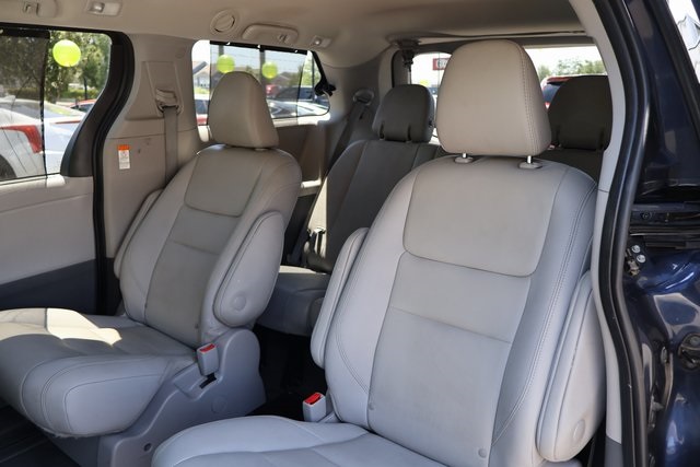 Vehicle image 19 of 62