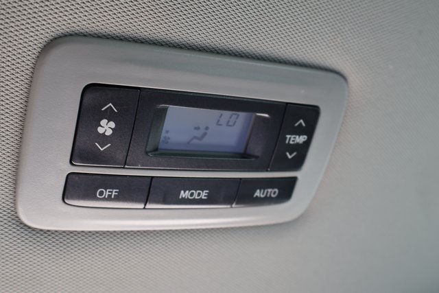 Vehicle image 38 of 62