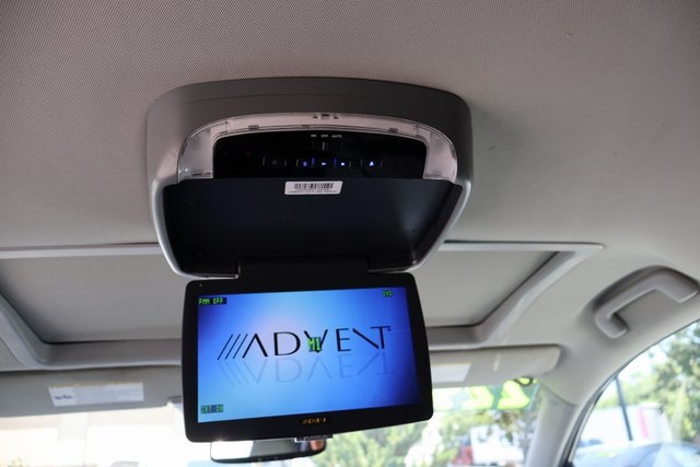 Vehicle image 37 of 62