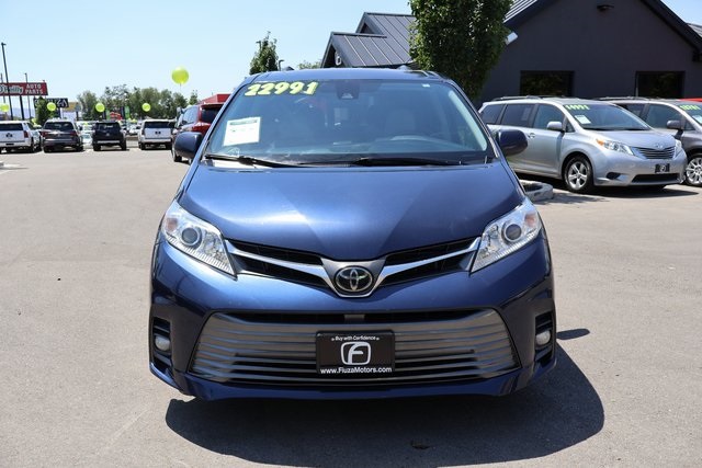 Vehicle image 3 of 62