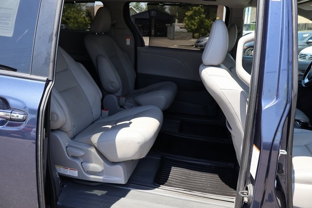 Vehicle image 26 of 62