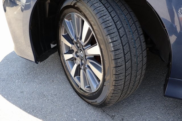 Vehicle image 58 of 62