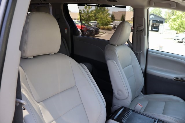 Vehicle image 24 of 62