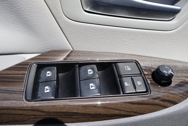 Vehicle image 41 of 62