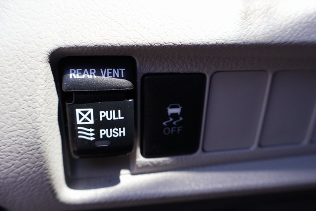Vehicle image 42 of 62