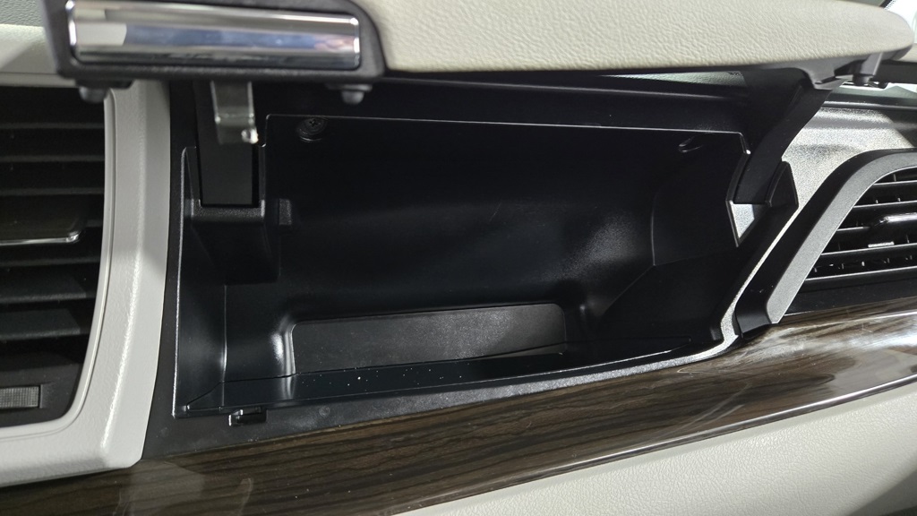 Vehicle image 18 of 39