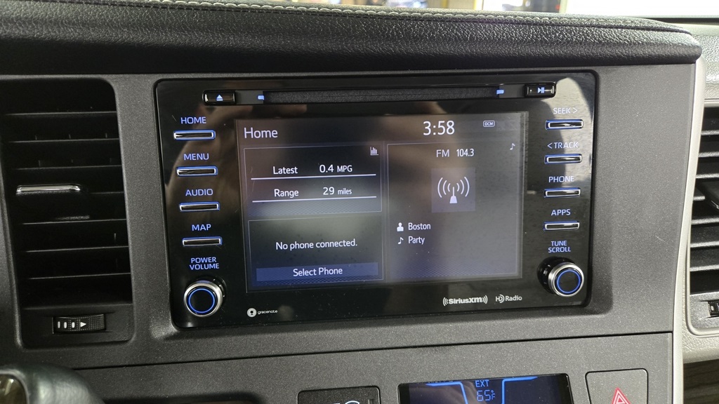 Vehicle image 14 of 39