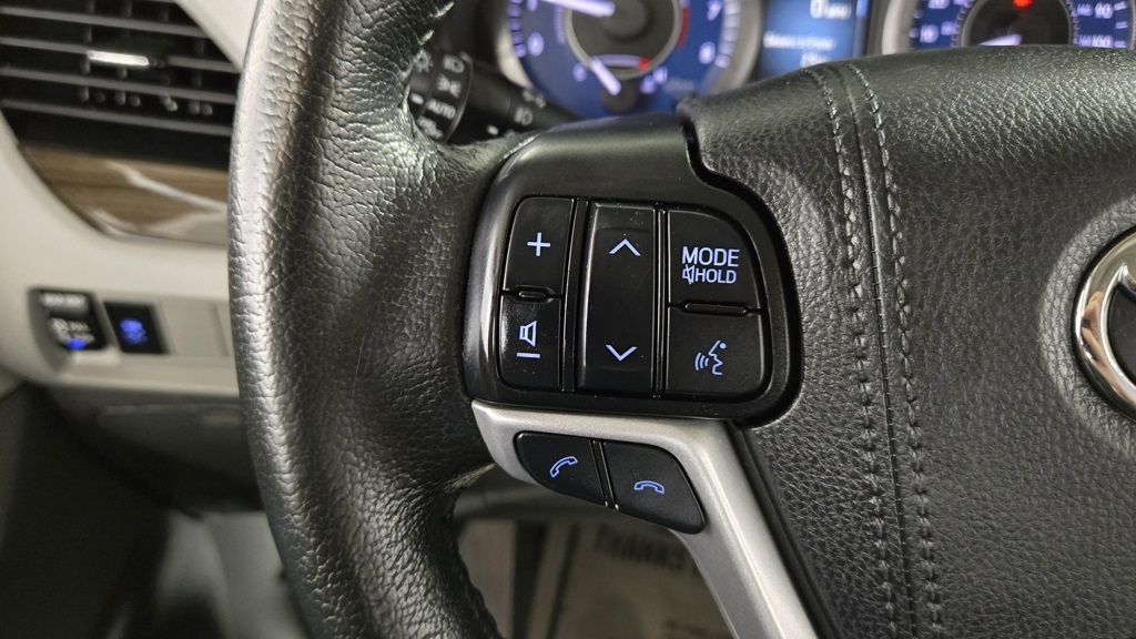Vehicle image 12 of 39